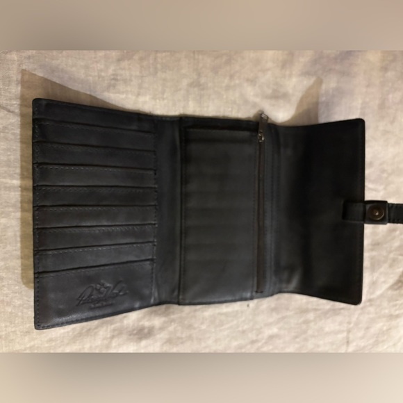 Patricia Nash Black Studded Colli Wallet - Picture 4 of 4